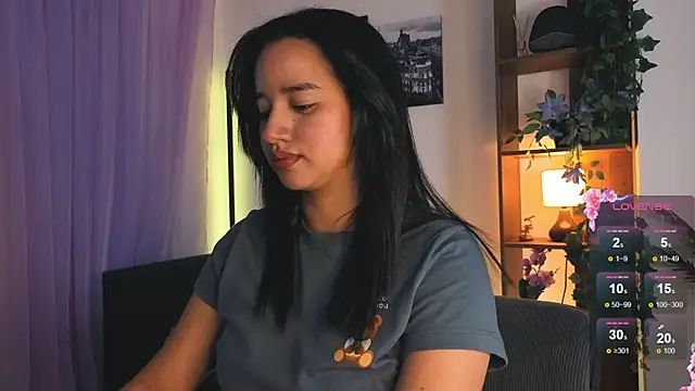 Snapshot of emilyrouxe chatting on 09/10/25, 04:06 emilyrouxe online show from 09/10/25, 04:06