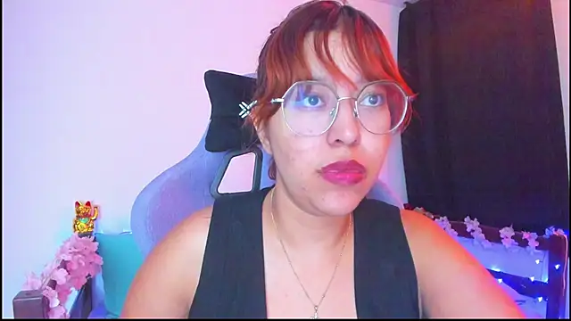  Moon Johnson online show from 11/04/25, 01:20