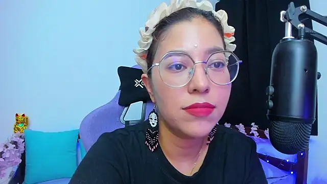  Moon Johnson online show from 11/12/25, 01:32