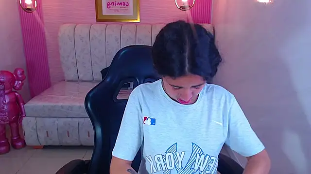 Snapshot of paris_sub1_ chatting on 09/25/25, 12:55 paris sub1 online show from 09/25/25, 12:55