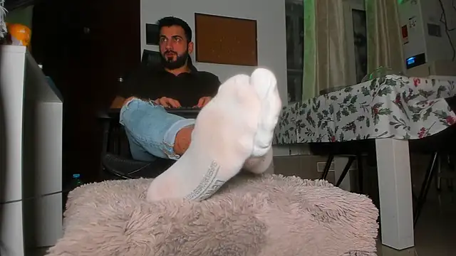 Snapshot of welcometo_hell chatting on 11/30/25, 02:23 welcometo hell online show from 11/30/25, 02:23