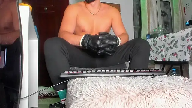 Snapshot of welcometo_hell chatting on 12/02/25, 11:50 welcometo hell online show from 12/02/25, 11:50