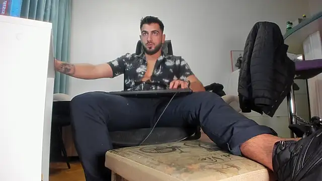 Snapshot of welcometo_hell chatting on 10/01/25, 06:01 welcometo hell online show from 10/01/25, 06:01