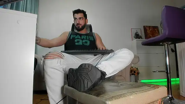 Snapshot of welcometo_hell chatting on 09/27/25, 07:03 welcometo hell online show from 09/27/25, 07:03