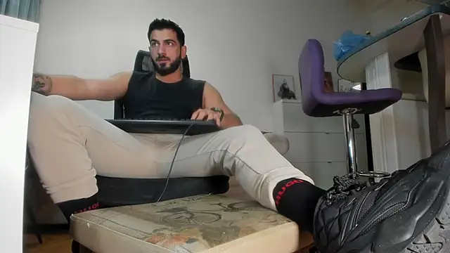 Snapshot of welcometo_hell chatting on 09/29/25, 05:18 welcometo hell online show from 09/29/25, 05:18