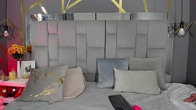 Snapshot of AliceSteel12 chatting on 03/24/26, 07:25 AliceSteel12 online show from 03/24/26, 07:25