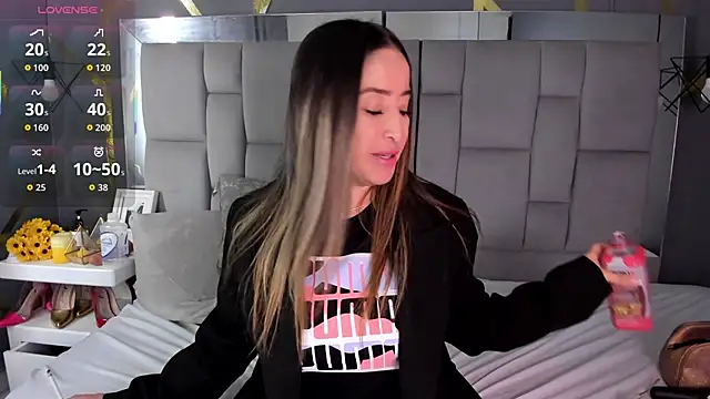 AliceSteel12 online show from 11/19/25, 06:08