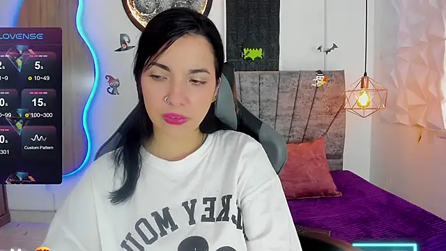 tatiana sc online show from 10/10/25, 01:34