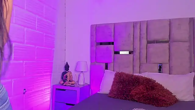 EmmaBecket2 online show from 11/20/25, 04:02