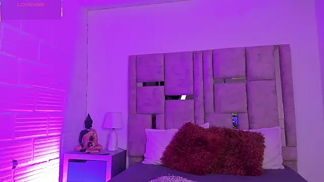 EmmaBecket2 online show from 11/29/25, 04:34