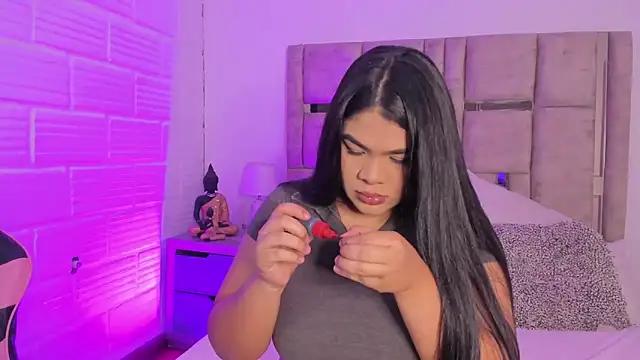 EmmaBecket2 online show from 11/19/25, 04:01