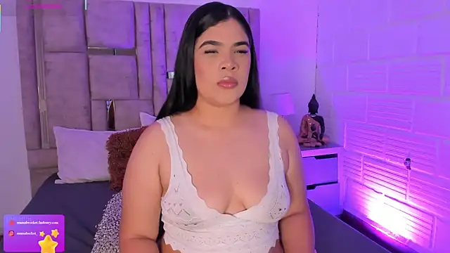 EmmaBecket2 online show from 10/29/25, 04:00