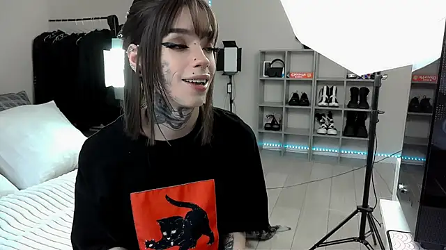 Tanya M online show from 02/02/25, 11:07