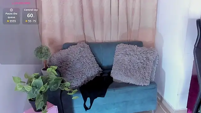 Snapshot of Danielacossio chatting on 12/21/25, 04:03 Danielacossio online show from 12/21/25, 04:03