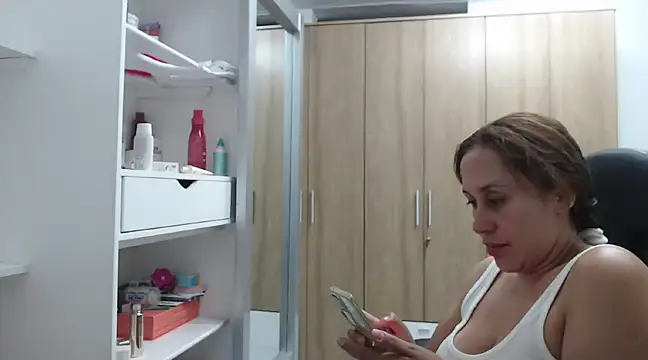 RoxanaLove9 online show from 02/15/25, 11:14