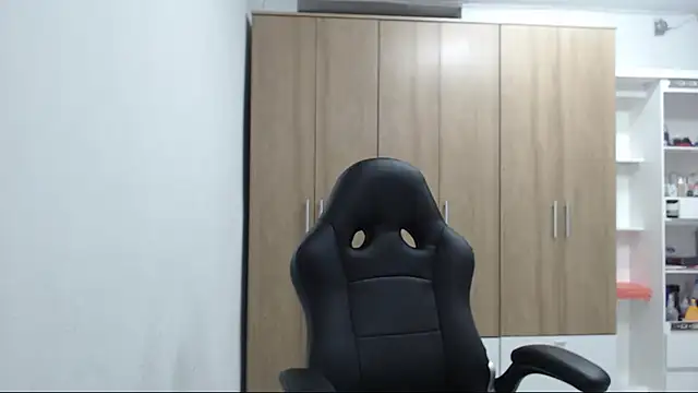 RoxanaLove9 online show from 03/08/26, 08:01