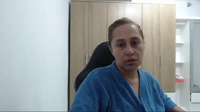 RoxanaLove9 online show from 05/04/26, 11:07