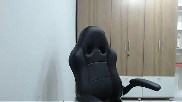 RoxanaLove9 online show from 03/31/26, 11:07