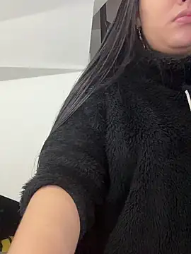 Annie9  online show from 11/29/25, 03:50