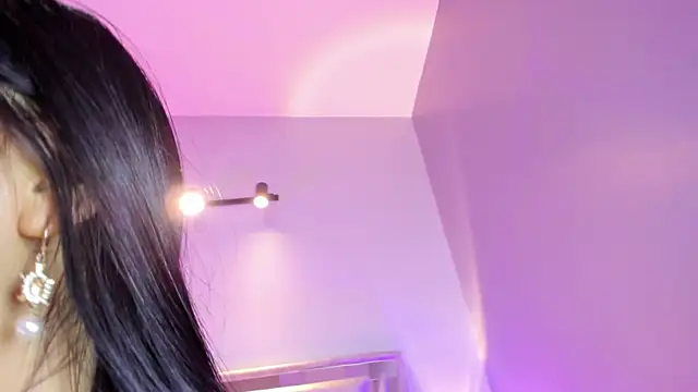 Annie9  online show from 06/04/26, 04:17