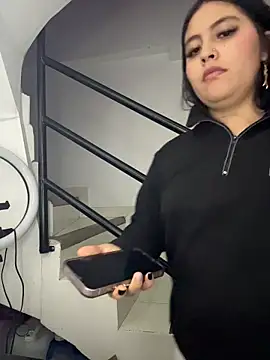 Annie9  online show from 12/20/25, 03:53