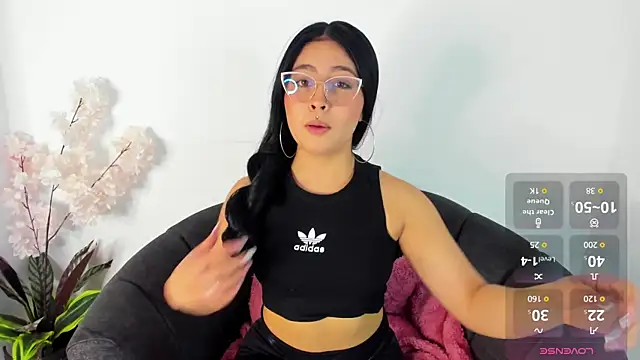 Annie9  online show from 03/22/25, 04:56