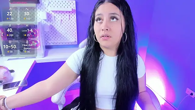 Annie9  online show from 11/22/25, 04:11