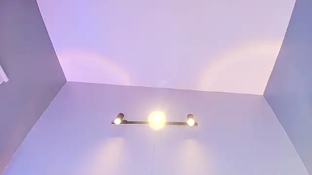 Annie9  online show from 11/28/25, 03:50