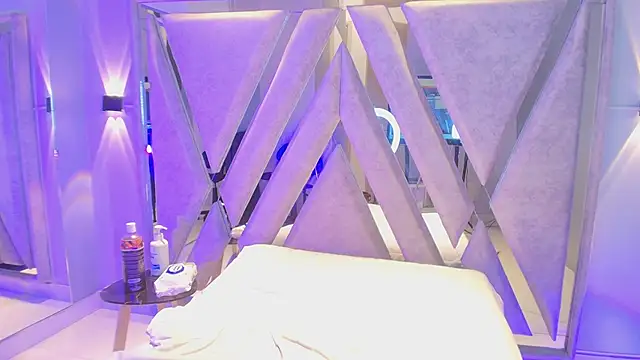 Annie9  online show from 03/03/26, 02:57