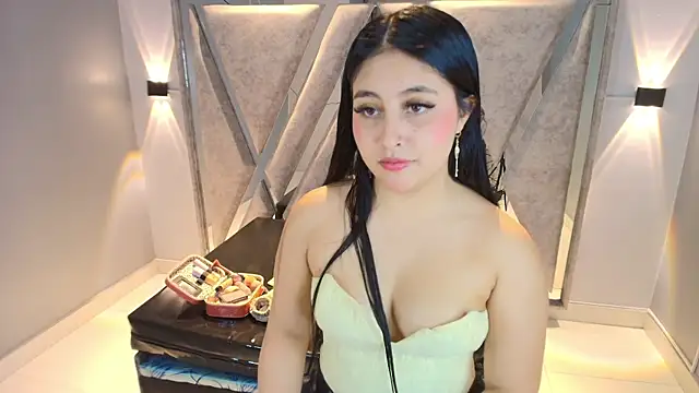 Snapshot of Annie9_ chatting on 01/14/26, 03:32 Annie9 online show from 01/14/26, 03:32