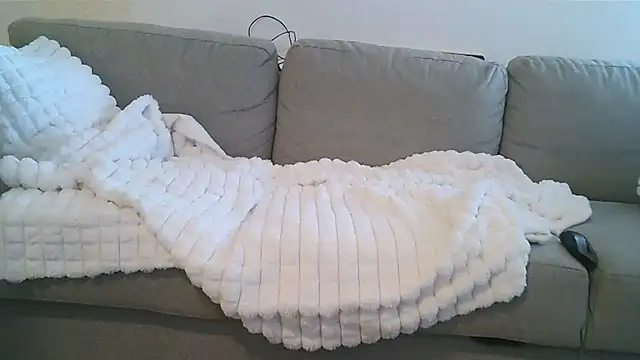 Snapshot of lilimy1993 chatting on 10/28/25, 11:53 lilimy1993 online show from 10/28/25, 11:53