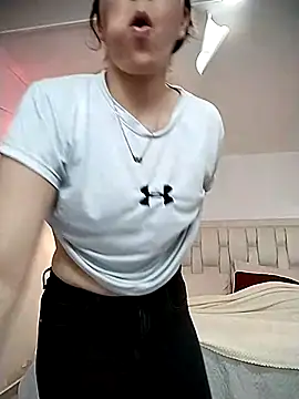 Lucianaferro  online show from 11/02/25, 08:19