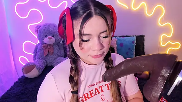 Snapshot of Isa_belaa chatting on 11/11/25, 04:57 Isa belaa online show from 11/11/25, 04:57