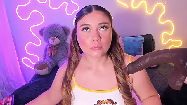 Snapshot of Isa_belaa chatting on 09/22/25, 12:00 Isa belaa online show from 09/22/25, 12:00