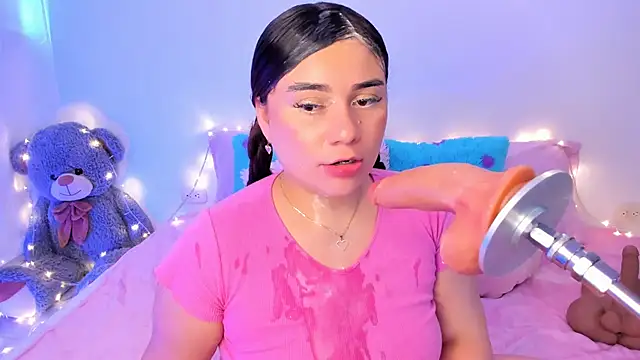 Snapshot of Isa_belaa chatting on 03/18/25, 05:44 Isa belaa online show from 03/18/25, 05:44