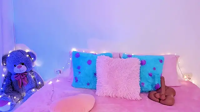 Snapshot of Isa_belaa chatting on 03/03/25, 01:45 Isa belaa online show from 03/03/25, 01:45