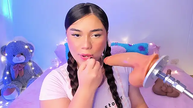 Snapshot of Isa_belaa chatting on 03/20/25, 04:42 Isa belaa online show from 03/20/25, 04:42