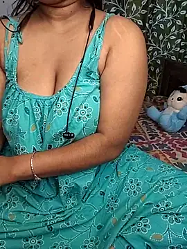 Hottyalia online show from 10/10/25, 12:33