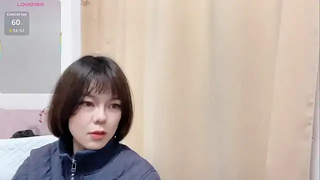 Snapshot of Linda-LL chatting on 11/24/25, 11:54 Linda-LL online show from 11/24/25, 11:54