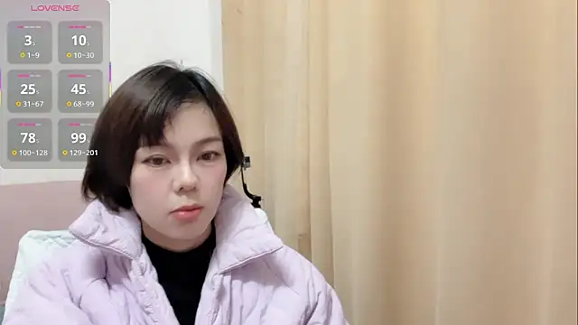 Snapshot of Linda-LL chatting on 12/15/25, 12:22 Linda-LL online show from 12/15/25, 12:22