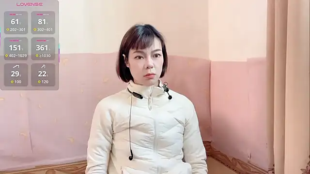 Snapshot of Linda-LL chatting on 11/14/25, 05:44 Linda-LL online show from 11/14/25, 05:44