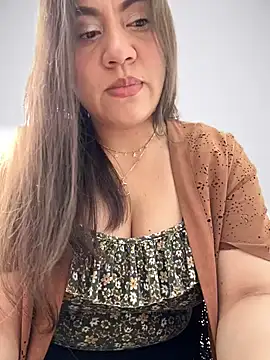 Iam  Cristal online show from 12/17/25, 09:42