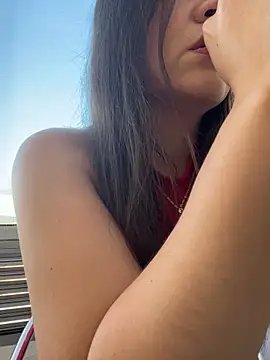 Snapshot of Iam__Cristal chatting on 06/20/26, 10:37 Iam Cristal online show from 06/20/26, 10:37