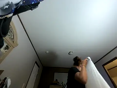 Snapshot of IvanaPlenty chatting on 10/17/25, 03:54 IvanaPlenty online show from 10/17/25, 03:54