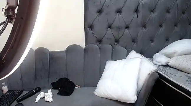 Snapshot of SHANTYBABE chatting on 12/11/24, 06:20 SHANTYBABE online show from 12/11/24, 06:20