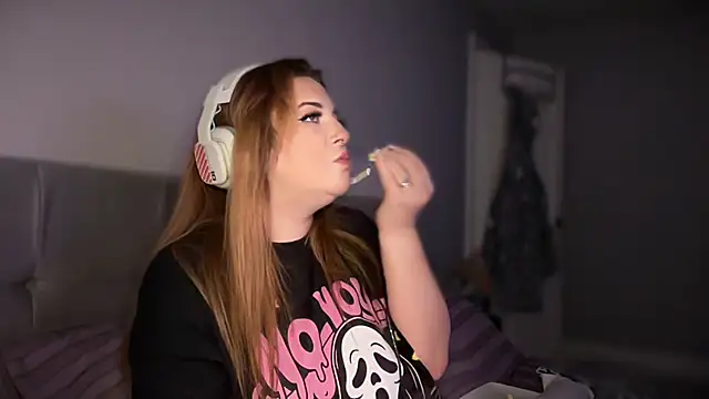 Curvy Rosie99 online show from 04/15/26, 07:58