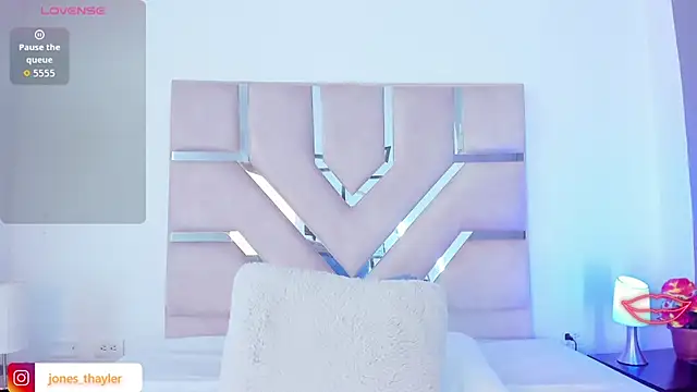 Thayler jones online show from 03/31/26, 11:12