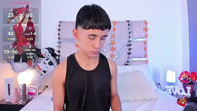 Snapshot of Thayler_jones chatting on 10/12/25, 11:22 Thayler jones online show from 10/12/25, 11:22