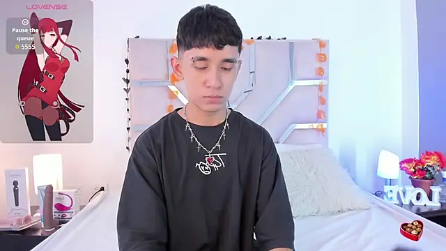 Snapshot of Thayler_jones chatting on 11/04/25, 08:34 Thayler jones online show from 11/04/25, 08:34