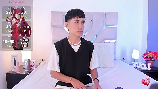 Snapshot of Thayler_jones chatting on 09/19/25, 11:14 Thayler jones online show from 09/19/25, 11:14